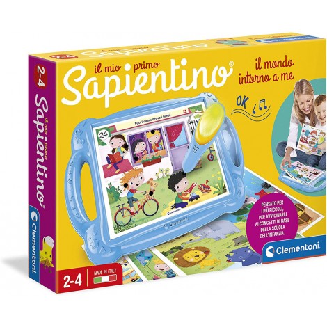Il mio Primo Sapientino - Un Sapientino pensato per i piccolissimi, con tante schede e quiz da risolvere con la simpatica penna elettronica dall`impugnatura speciale e facile da utilizzare. Il gioco accompagna il bambino nell`apprendimento delle forme e dei colori, dell`orientamento spaziale e delle dimensioni. Stimola lo sviluppo delle capacità logiche, di osservazione e associazione. Made in Italy.