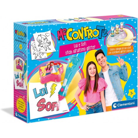 Me Contro Te, Luì e Sofì sfida all’ultimo glitter - Un originale kit per realizzare tante creazioni scintillanti e divertirsi in compagnia degli YouTuber più amati dai bambini: i Me Contro Te! Scatena la creatività con la macchina spara glitter e divertiti a decorare i disegni dei Me Contro Te! Il kit contiene una macchina spara glitter, polvere glitter colorata e disegni biadesivi da decorare e attaccare sul diario, in cameretta o ovunque tu voglia! Per giocare e creare basterà scegliere il disegno dei Me Contro Te preferito e personalizzarlo con colori e glitter, per renderlo unico e bellissimo! Stimola la creatività e la fantasia delle giovani artiste!