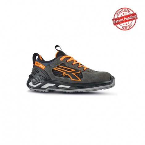 Calzatura di sicurezza RYDER, taglia 44. Scarpe antinfortunistiche basse, leggere e comode della linea Red 360, con tomaia in nylon ultra traspiranti e morbida pelle scamosciata, collarino con tessuto in fibra Lycra, tallonetta anti-shock, puntale in alluminio, antiperforazione, antiscivolo e suola PU/PU infinergy, S1P SRC ESD. Tutti i prodotti in questa linea sono protetti dalle leggi EU sui design registrati colore grigio scuro, arancione