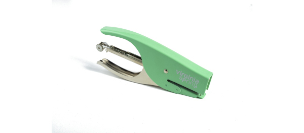 Iternet Virginia Spring - Cucitrice a pinza in acciaio cromato, utilizza punti 6/4, colore verde  -  0101VE